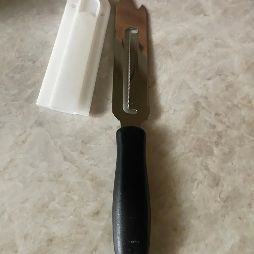 Pampered chef cheese slicer